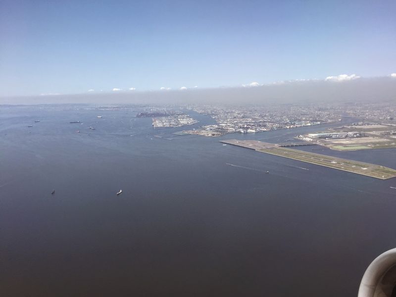 東京上空に黒い大気の層.jpg