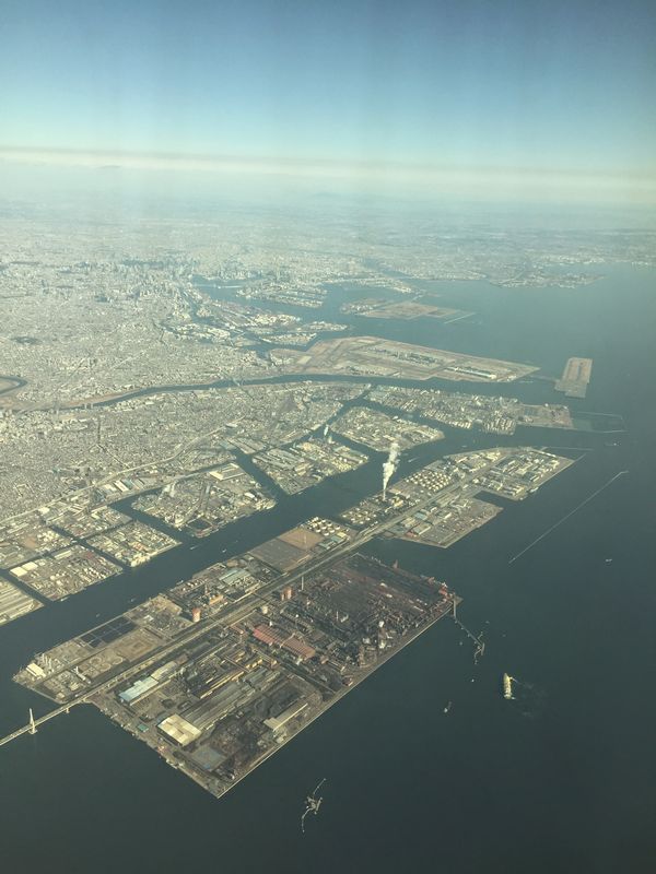 羽田空港と川崎の埋め立て地.jpg